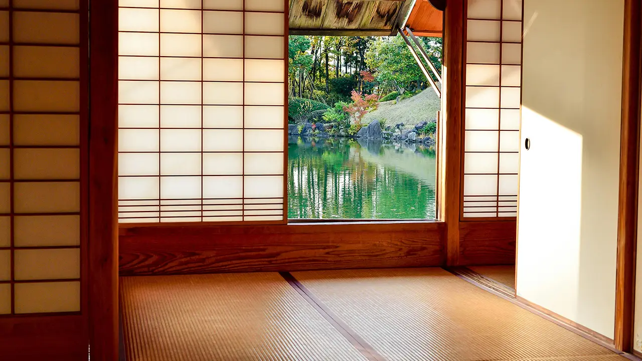 traditional-japanese-room-garden-view